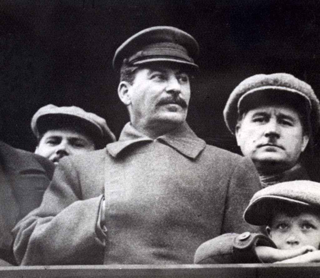 https://en.wikipedia.org/wiki/Great_Purge#/media/File:Stalin_in_1937.jpg